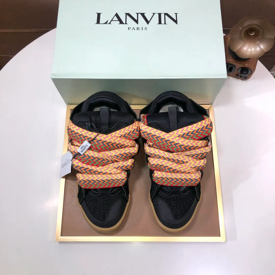 Men's men's shoes💰820💰[LANVIN] The latest lace-up fashionable casual couple sneakers, high-quality CLAY couple series‼ ️ The latest trendy products of the season 🌈Many bloggers have planted grass and purchased the original open-mold customization. The upper and outsole are sewn with mark threads without edge sealing. A variety of material splicing combination design. Very versatile for fashionable and casual wear. Comfortable on the feet. Self-recommended. Upper cowhide + cow suede + breathable mesh lining. Foot-padding cowhide. Exclusive original open-mold clear logo rubber outsole ⚠️Couple standard size 36-40 for women and 38-44 for men.